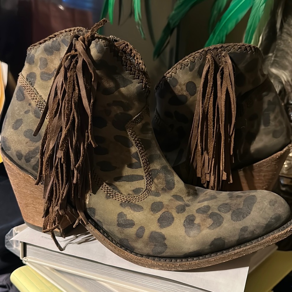 Liberty Boots green cheetah/leopard with fringe. Zip up on inside. Size 9.5